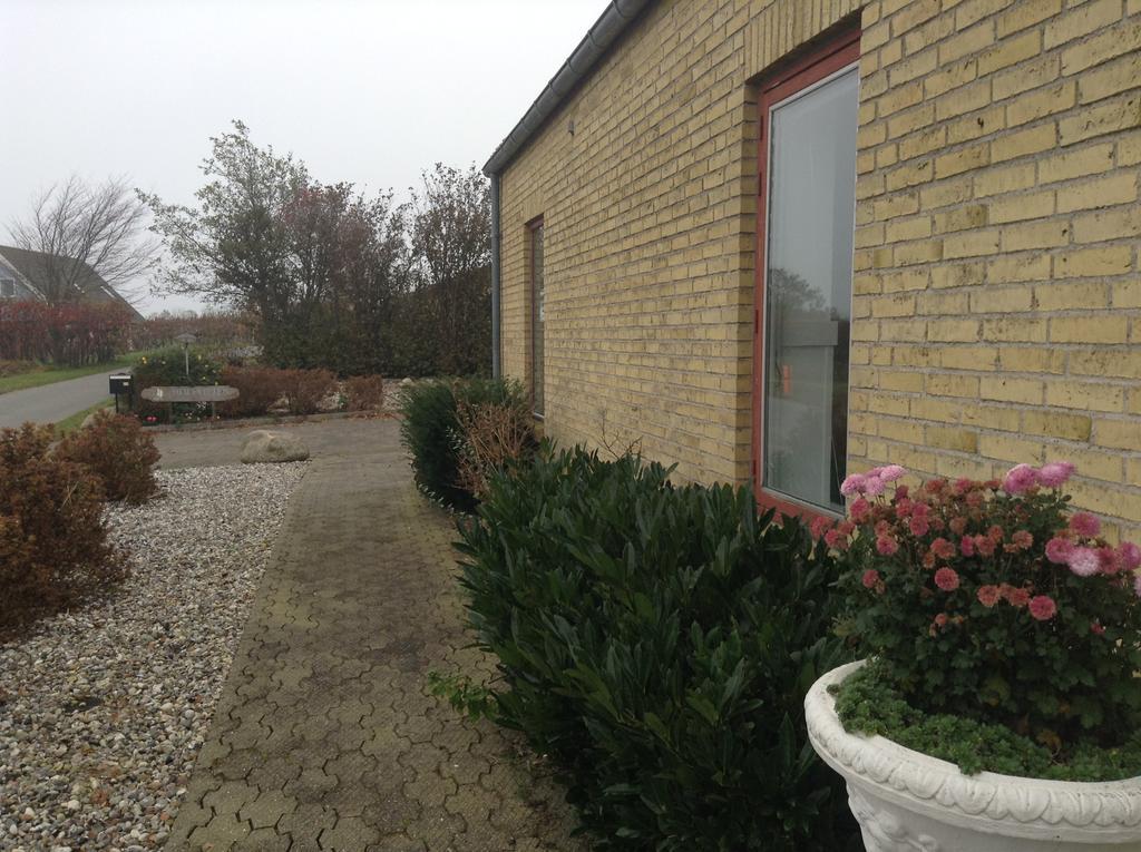 Molevitten Apartments Soby Exterior photo